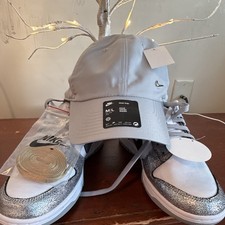 Nike Dunk Low Golden Gals Metallic Silver/Off...