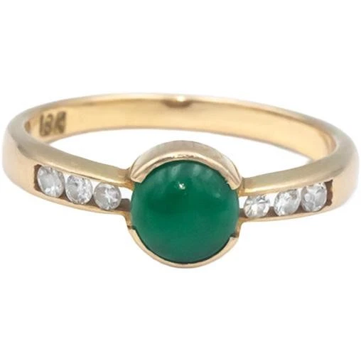 Anillo de cóctel redondo de diamantes y cabujón jade de oro amarillo de 18 k 0,10 quilates talla 4,75