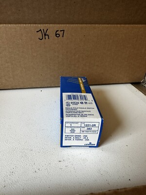 Leviton 1221-2R Red 20 Amp 120/277VAC Single-Pole Toggle Switch NEW