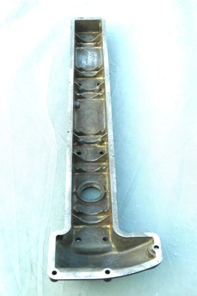 1982 - 1987 年捷豹 XJ6 阀盖 右右 原始设备制造商 # EAC5465PA — 第 3/4 张图片