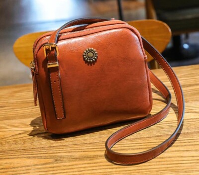 Vintage Style Square Shoulder Bag Brown Woman Purse Crossbody Gold Zipper  8x7”