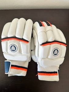 Newbery Master 100 Cricket Batting Gloves Adult RH