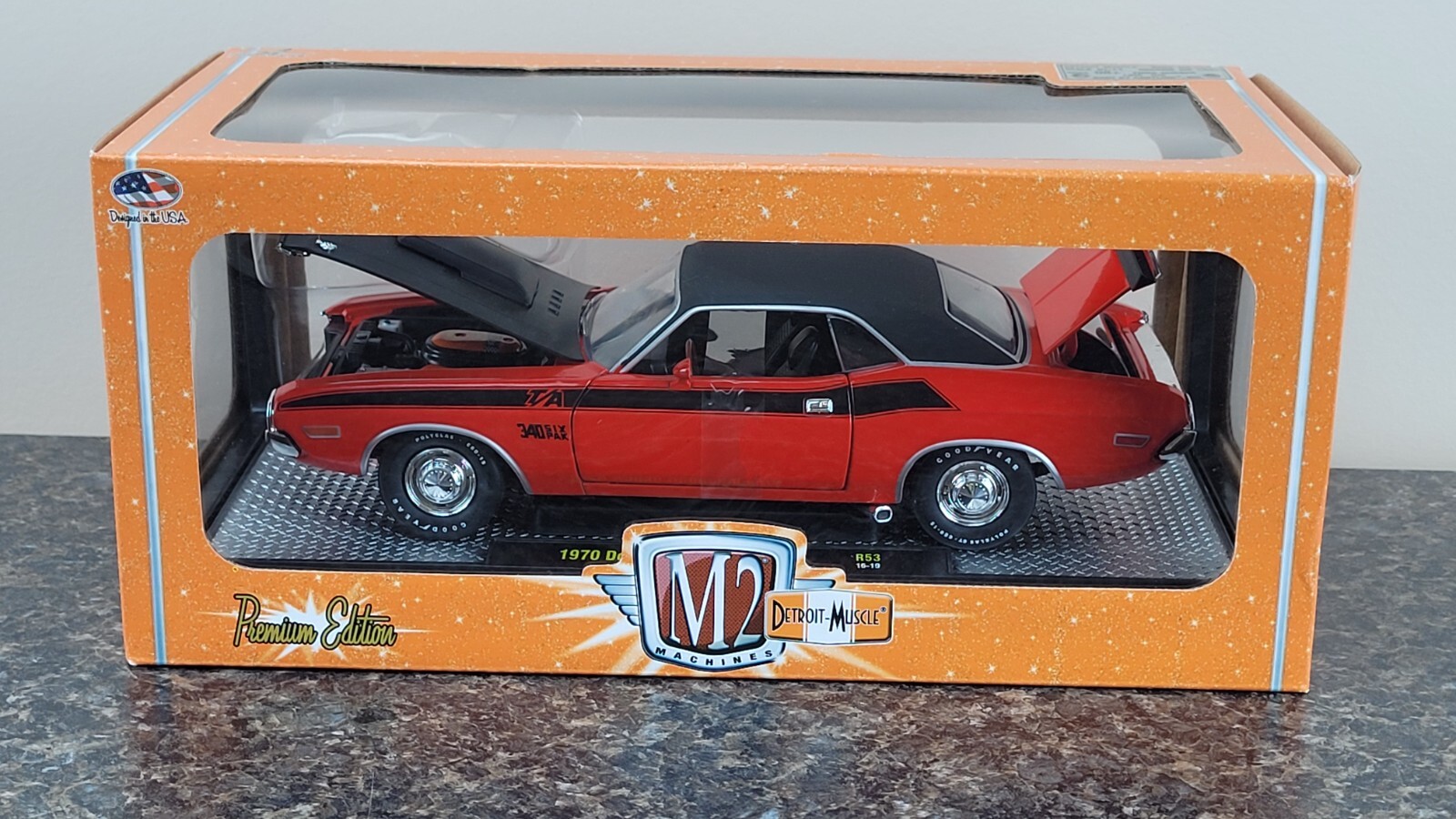 M2 Machines Diecast Car Premium 1970 Dodge Challenger T/A R53 Red Black 1:24
