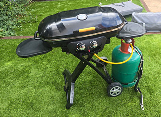 Black Portable 2 Burner Gas BBQ Grill Metal Freestanding Side Shelves 1 Rack