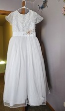 First Communion beautiful white dress size 8/9 years girl.
