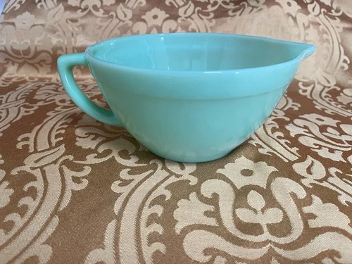 Vintage Fire-King Jadite 2-Quart Batter Bowl with Handle & Pour Spout