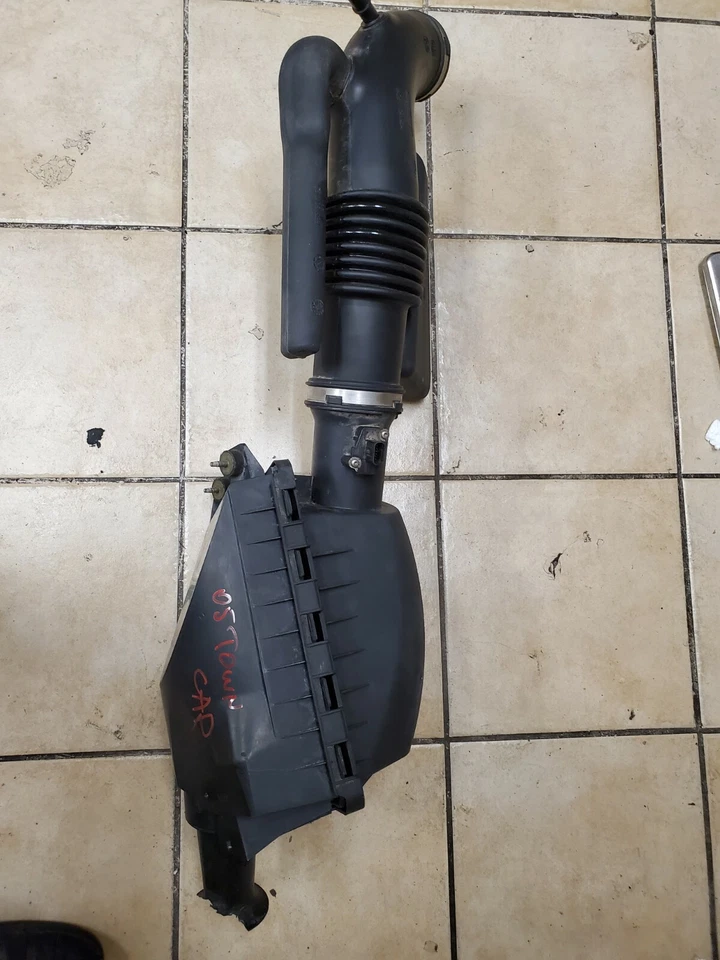 2005-2006-2007-2008-09-2010-2011 LINCOLN TOWN CAR TUBO FILTRO DE AIRE CAJA Foto 2 de 3