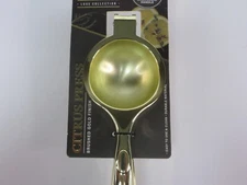 Thyme & Table Juicer Citrus Squeezer Hand Held Manual Brushed Gold Finish