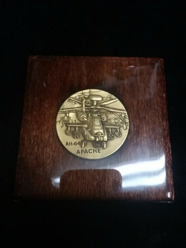 APACHE AH-64 CHALLENGE COIN DISPLAY PLAQUE with stand (Wood)