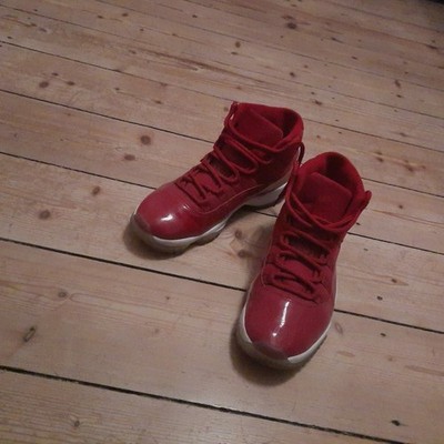 NEU Nike Air Jordan 11 Win like 96 red Gr 45 US 11 UK 10 CM 29 378037-623 rot