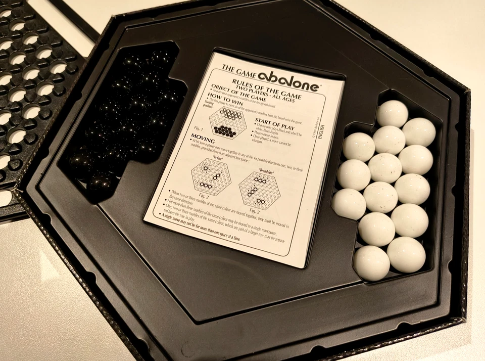 ABALONE Game Marble Strategy Hexagon Board Game Complete (1999) - Image 4 of 4