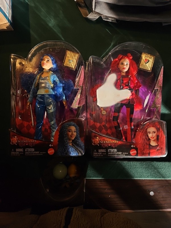 2 Disney 11” Descendants Rise of Red Doll Chloe And Red. 