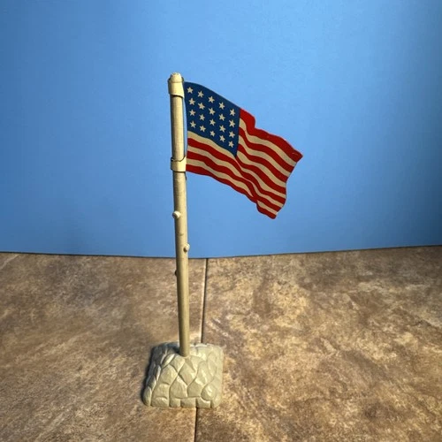 VINTAGE MARX FORT APACHE PLAYSET 20 STAR TIN FLAG W/POLE & BASE