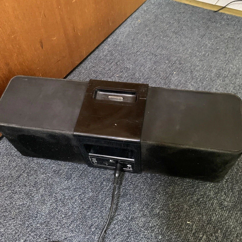 Logitech Pure-Fi Express Plus 30-pin Ipod/Iphone Speaker Dock Model Alarm Clock - Image 4 of 4