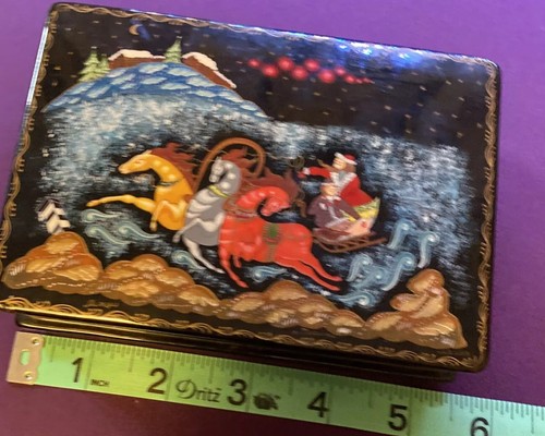 Trinket Box Russian Hand Painted Lacquer Enamel Sleigh Horses Signed Hinged B10 - Picture 10 of 12