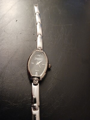 Vintage PRESTIGE by WALTHAM Ladies Watch Silver Tone link  display picture 2