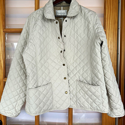 Van Heusen woman s Beige Quilted Snap Front Jacket Pockets Short Point Collar XL