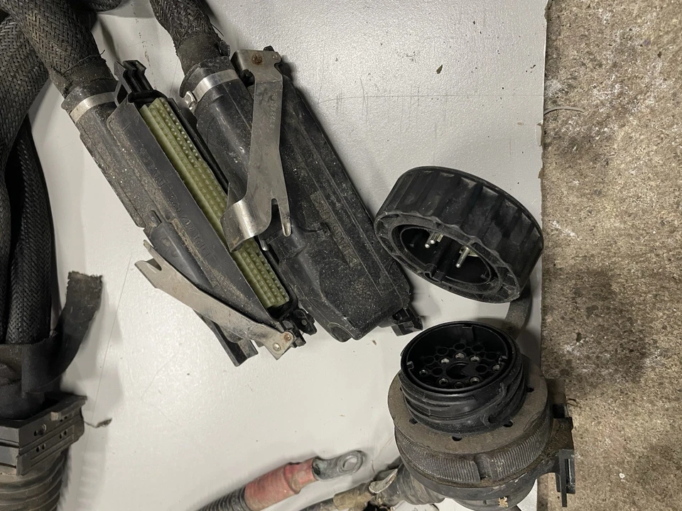 Damaged 1992 BMW E36 320 M50B20 Early Engine Wiring Harness Automatic Trans OEM - Image 4 of 4