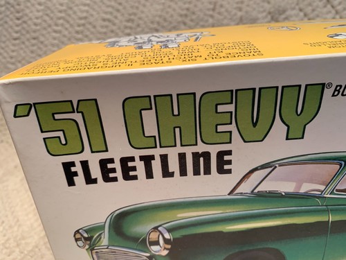 Kits de modelos 49 Ford Shoebox y 51 Chevy Fastback 1/25 AMT principios de los años 50 - Imagen 7 de 24