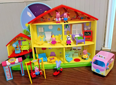 Peppa Pig Playtime To Bedtime House with Lights & Sound Furniture Lots of Extras