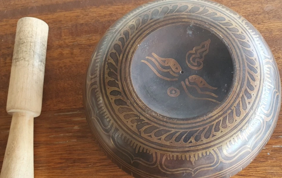 Vintage Singing Sound Bowl with Mallet - Image 2 of 4