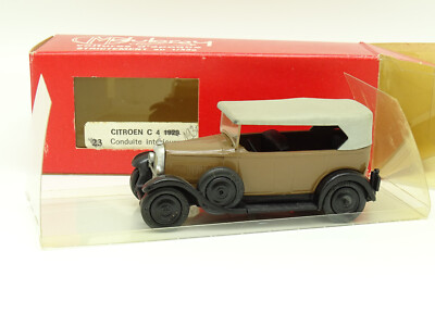 Voiture de 1930 bicolor marron beige – CITROEN C4 limousine