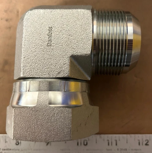 Eaton Aeroquip Adapter Elbow 90 2071-2424S Lot of 10 Danfoss Swivel FJIC x MJIC