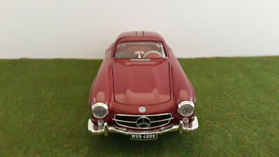 MERCEDES BENZ 300 SL 1954 # 452 blanc roues rayons 1/18 BURAGO voiture miniature