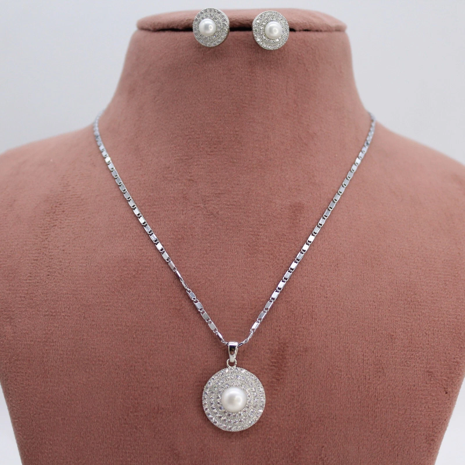 VETEMENTS Set di Ciondoli da Lavoro Eleganti Zirconi Cubici Placcati Argento 92 5 con Catena.