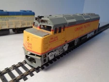 HO Gauge Life-Lke Union Pacific F40PH Powered Diesel 3901 . SEE VIDEO! PLUS MORE