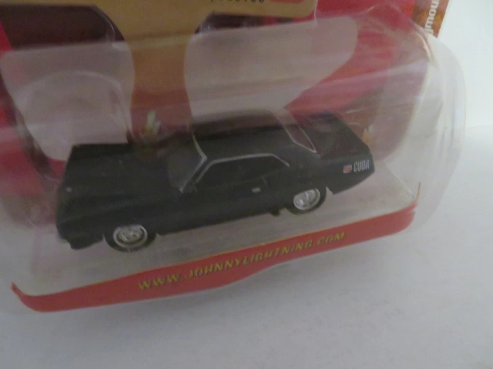 Johnny Lightning Auction Insanity R1 #1 1970 Plymouth AAR Cuda negro 2008 nuevo en paquete Foto 2 de 4