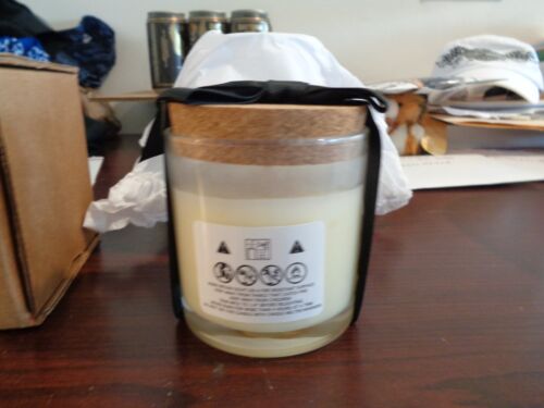 New in Box - Urban Concepts White Chocolate Truffle Scented Soy Candle - Picture 3 of 8