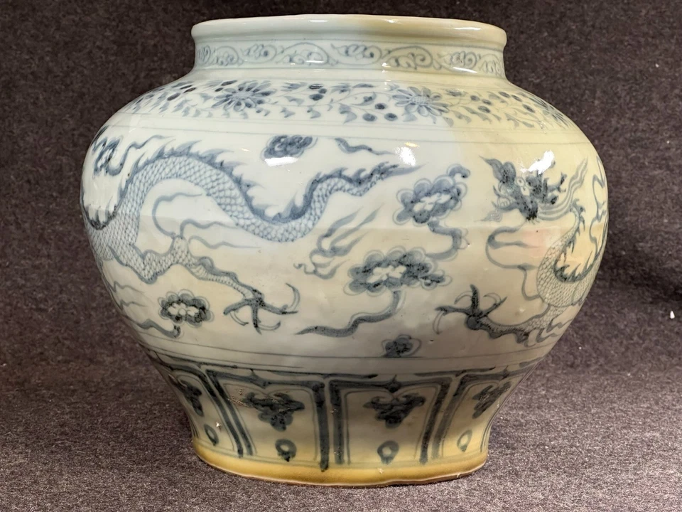 Yuan Dynasty Blue and White Dragon Jar Antique 元青花罐 到代古瓷 - Image 2 of 4