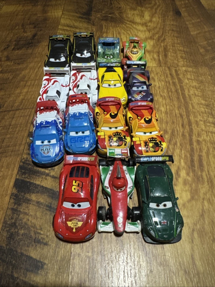 Huge Pixar Cars Lightningmcqueen Die-Cast  Cars Modern And Vintage - Image 2 of 4