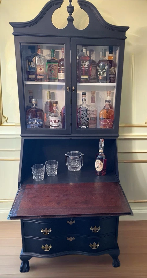 Vintage Chippendale Mahogany Secretary Desk Liquor Cabinet Bookshelf - Image 3 of 4