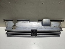 Calandre Peugeot 405