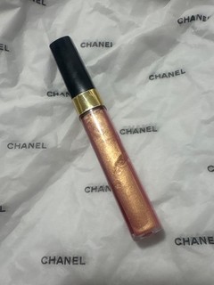 CHANEL Glossimer Lèvres Scintillantes Lip Gloss rose gold color unknown