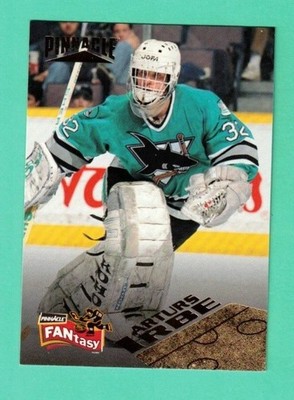 (1) ARTUS IRBE 1995-96 PINNACLE # 7 FANTASY GOALIE  INSERT CARD  (M3326)