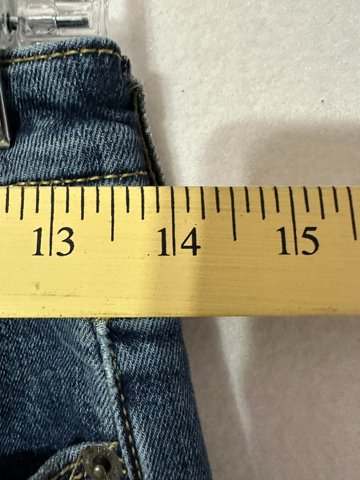 Universal Thread Medium Wash Long Blue Jeans Woma… - image 3