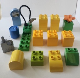Disney Pixar Cars LEGO Duplo Set 5815 Flo's V8 Cafe Doc Hudson McQueen Sally2009