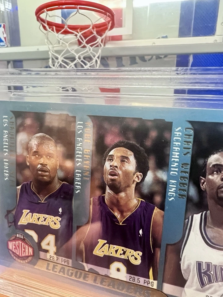 2001 Topps #215 Scoring Leaders Shaq Kobe Webber Iverson Stackhs Carter BGS 8.5 - Image 2 of 3