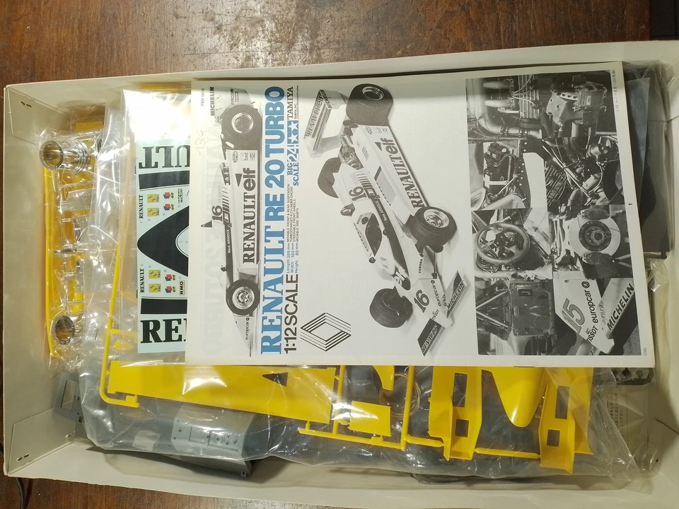 TAMIYA 12026 RENAULT RE 20 TURBO SCALA 1:12 - Immagine 2 di 4