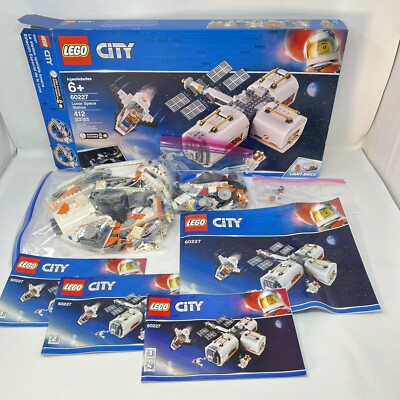 LEGO City 60227 Lunar Space Station NASA Space Rocket Astronauts