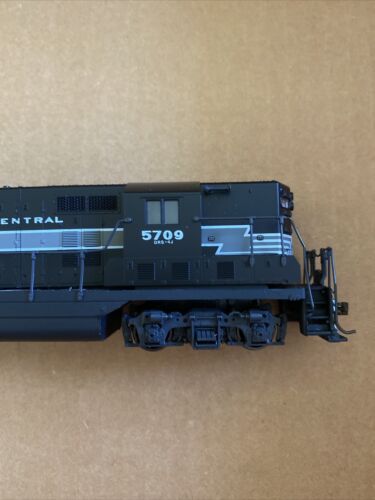 HO Scale New York Central Locomotive 5709 DRS-4J AN - Picture 3 of 4
