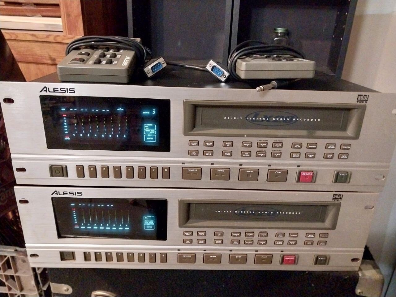 Adata alesis lx20 set with cables and remotes 20bit digital audio