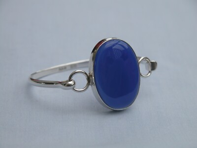 ATEMBERAUBENDER KLEINER ARMREIF P Ld 1979 MASSIVES STERLINGSILBER OVAL TIEFBLAU CHALCEDON