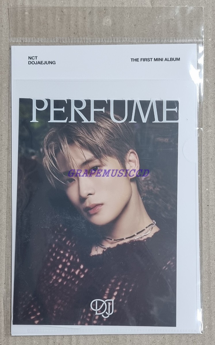 NCT DOJAEJUNG Perfume OFFICIAL MD GOODS POSTCARD + HOLOGRAM NCT DOJAEJUNG Perfume OFFICIAL MD GOODS POSTCARD + HOLOGRAM