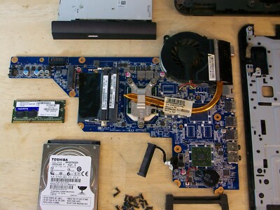 HP Pavillion G7 - LAPTOP MOTHERBOARD - w/AMD Phenom II P960 CPU, heatsink, fan