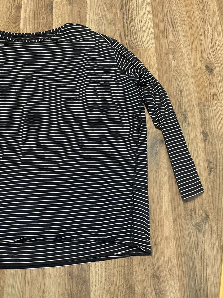 Camisa Lululemon, ¿talla grande para mujer? Negro Blanco, Rayas, Manga Larga, Logo Foto 4 de 4