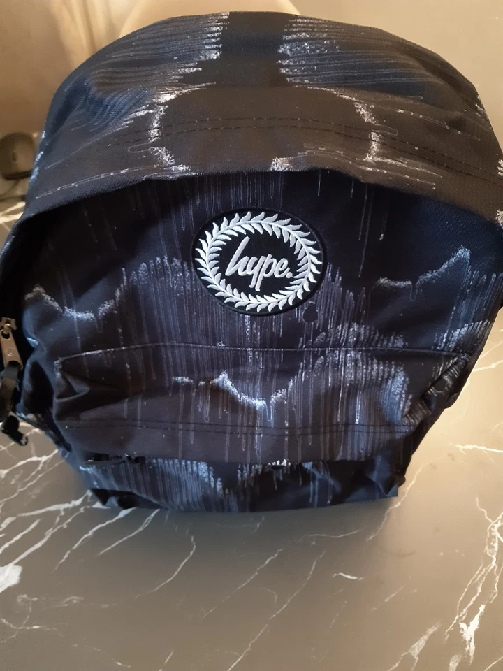 Hype Mono Wave Drip Kinderrucksack - 18L Schulrucksack - Nagelneu mit Etikett - Bild 3 von 4